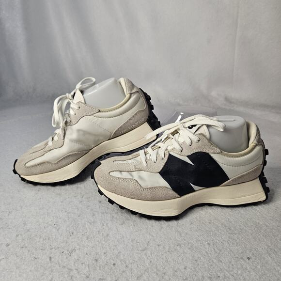 NEW BALANCE 347 Beige & Navy Sz 6 - Picture 1 of 5